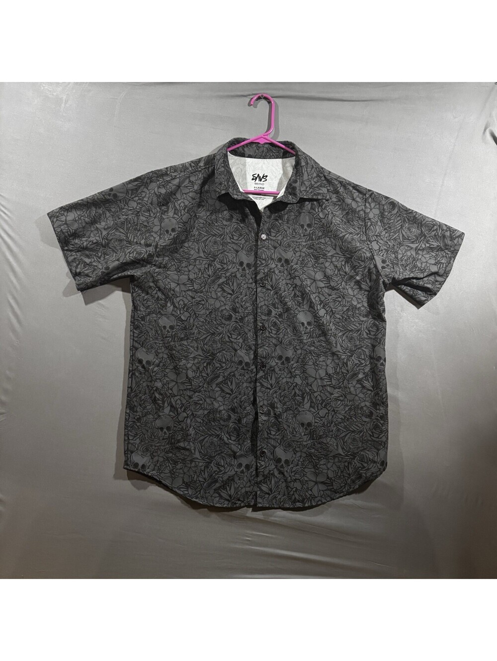 SAVS Brand Skull & Roses Short Sleeve Button Down Shirt Charcoal Gray XL⁠
